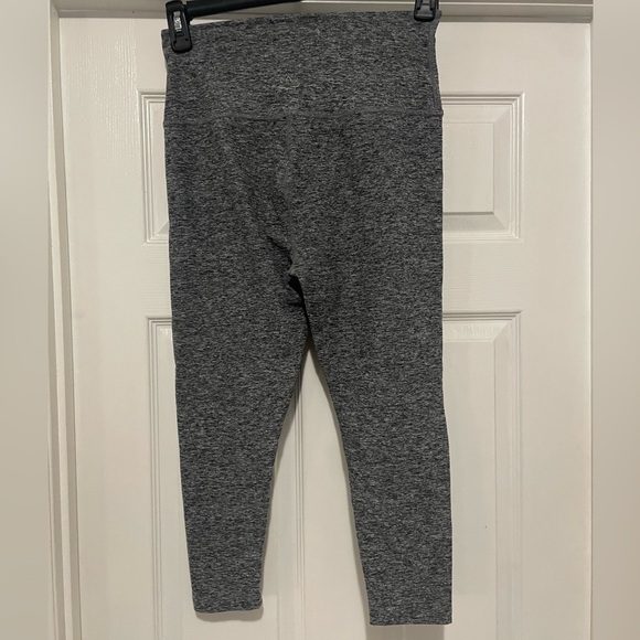 Beyond Yoga Charcoal Crop Leggings - Picture 2 of 4
